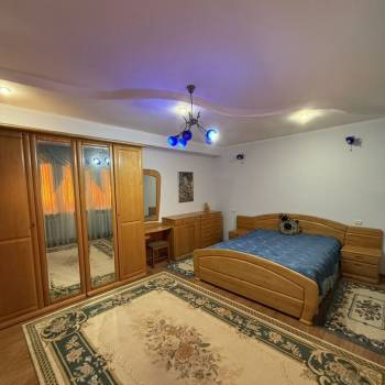 Сдается Многокомнатная квартира, 100 м²