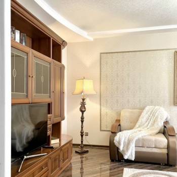 Сдается 2-х комнатная квартира, 100 м²