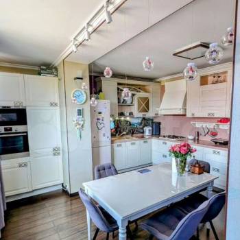 Продается Многокомнатная квартира, 144 м²