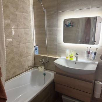 Продается 1-комнатная квартира, 38 м²
