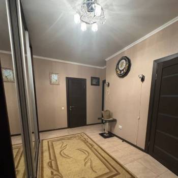 Сдается Многокомнатная квартира, 100 м²