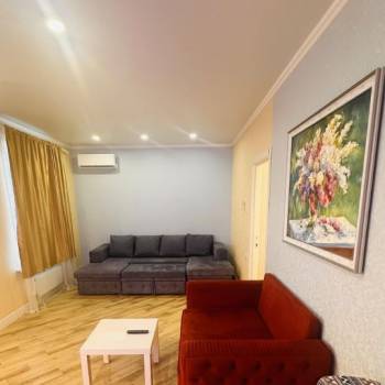Сдается 2-х комнатная квартира, 75 м²