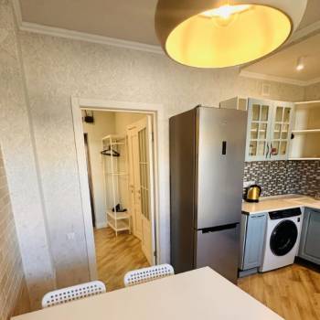 Сдается 2-х комнатная квартира, 75 м²
