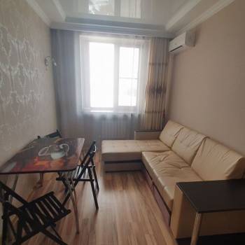 Сдается 1-комнатная квартира, 49 м²