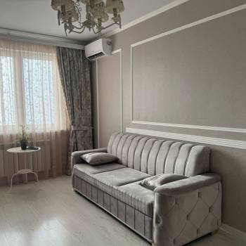 Сдается 1-комнатная квартира, 42 м²