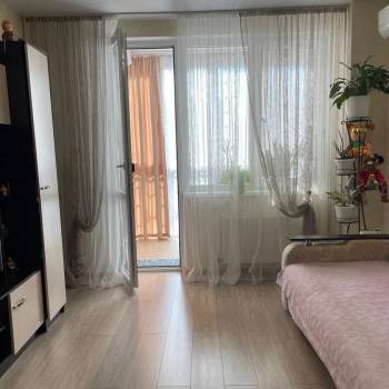 Продается 1-комнатная квартира, 57 м²