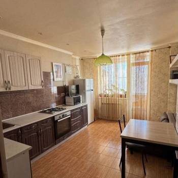 Продается 1-комнатная квартира, 52 м²