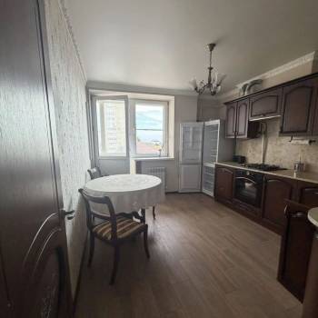 Сдается 1-комнатная квартира, 49 м²