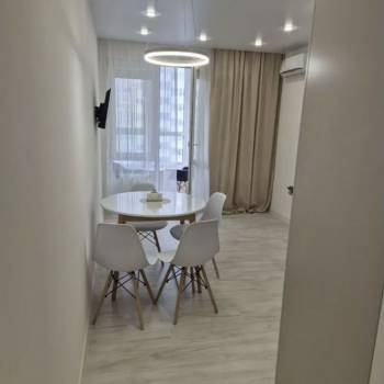Продается 1-комнатная квартира, 43 м²