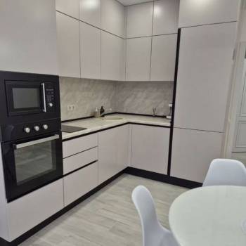 Продается 1-комнатная квартира, 43 м²
