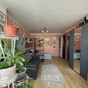 Продается 1-комнатная квартира, 52 м²