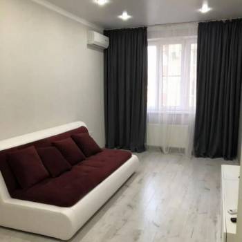 Продается 1-комнатная квартира, 38 м²