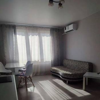 Сдается 1-комнатная квартира, 38 м²