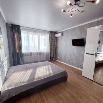Сдается 1-комнатная квартира, 56 м²