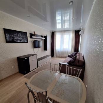 Сдается 1-комнатная квартира, 42 м²