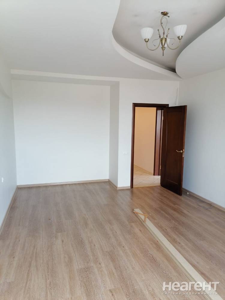 Сдается Многокомнатная квартира, 125 м²