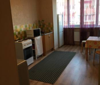 Продается 1-комнатная квартира, 42 м²