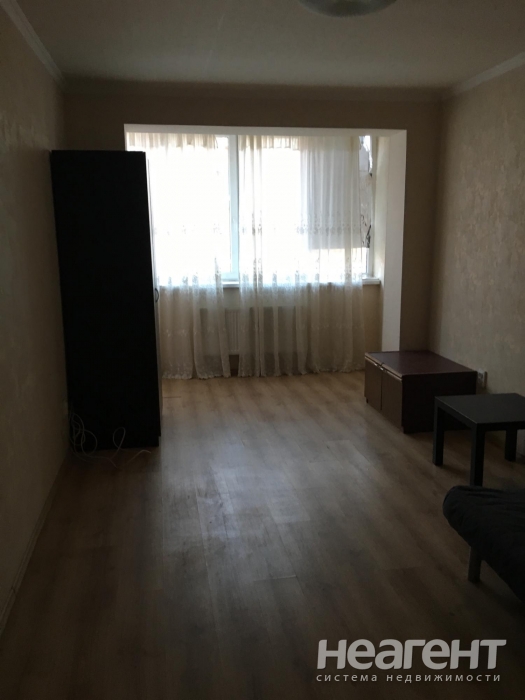 Продается 1-комнатная квартира, 42 м²