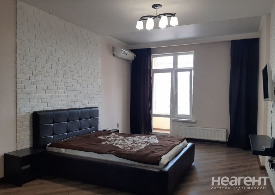 Сдается 1-комнатная квартира, 55 м²