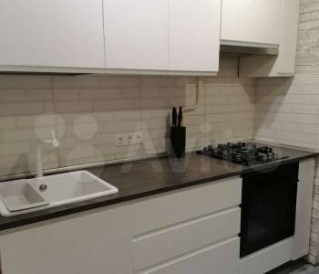 Продается Многокомнатная квартира, 80 м²