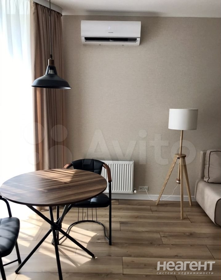 Продается 1-комнатная квартира, 52 м²