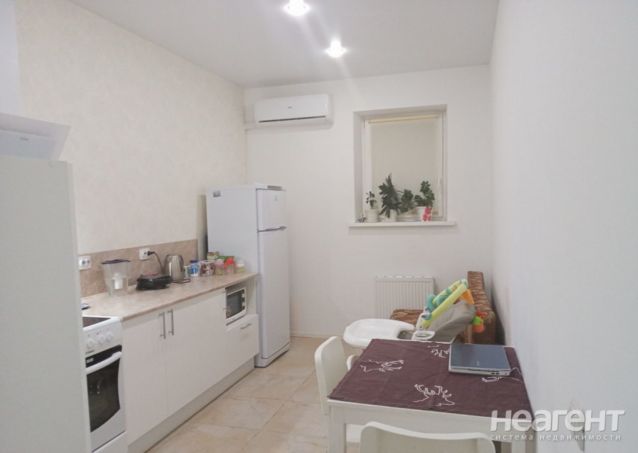 Продается 1-комнатная квартира, 40 м²