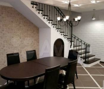 Продается Многокомнатная квартира, 180 м²