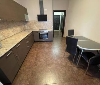 Продается 1-комнатная квартира, 52 м²