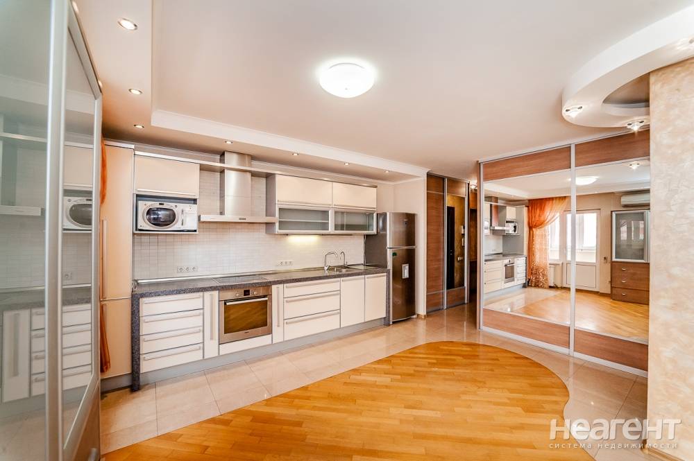 Продается 2-х комнатная квартира, 75 м²