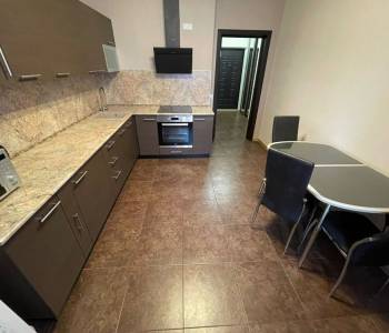 Сдается 1-комнатная квартира, 52 м²