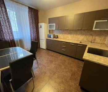 Сдается 1-комнатная квартира, 52 м²