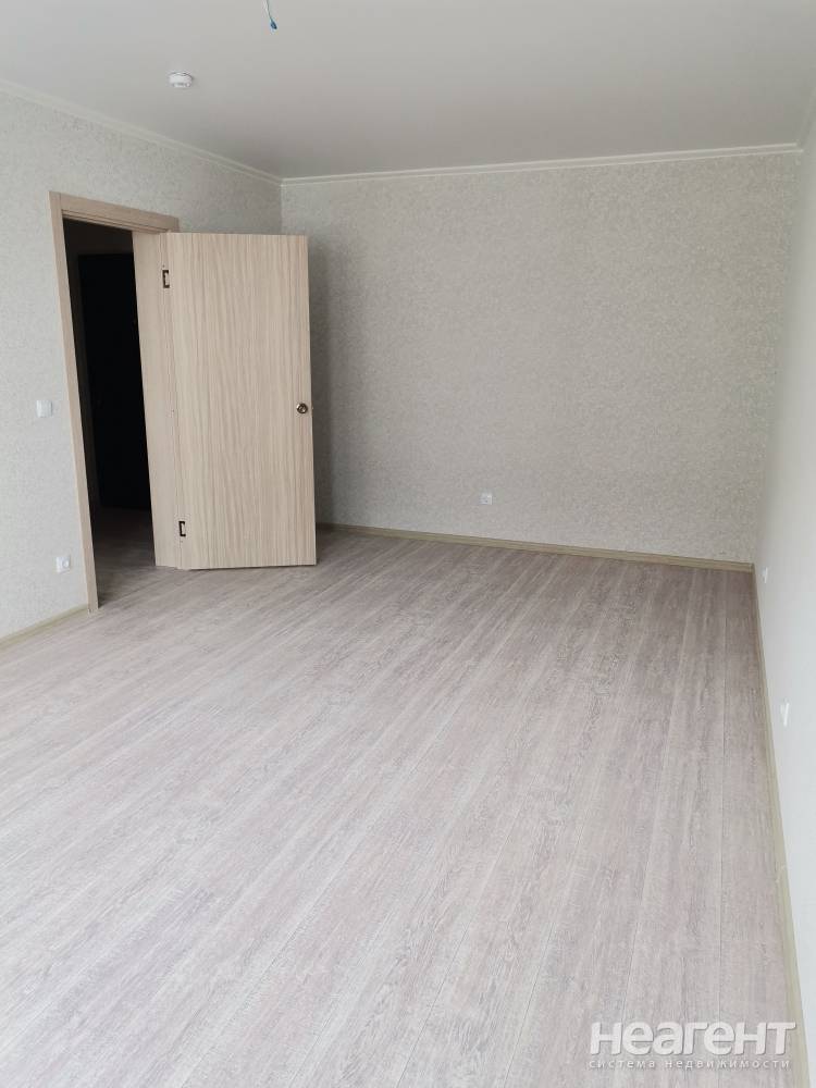 Продается 1-комнатная квартира, 39 м²