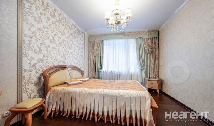 Продается Многокомнатная квартира, 106 м²