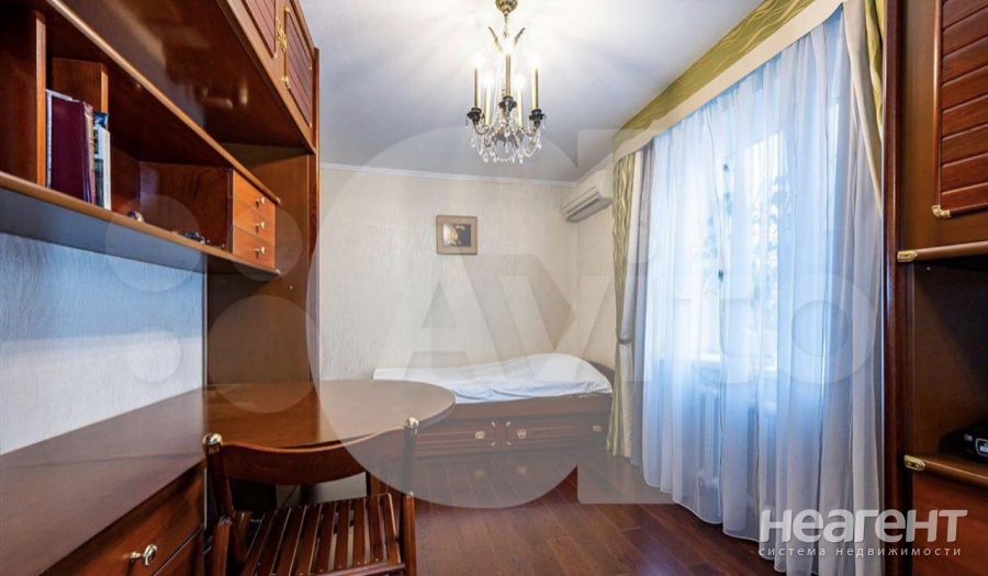 Продается Многокомнатная квартира, 106 м²