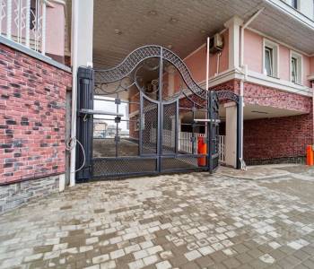 Продается 2-х комнатная квартира, 77,8 м²