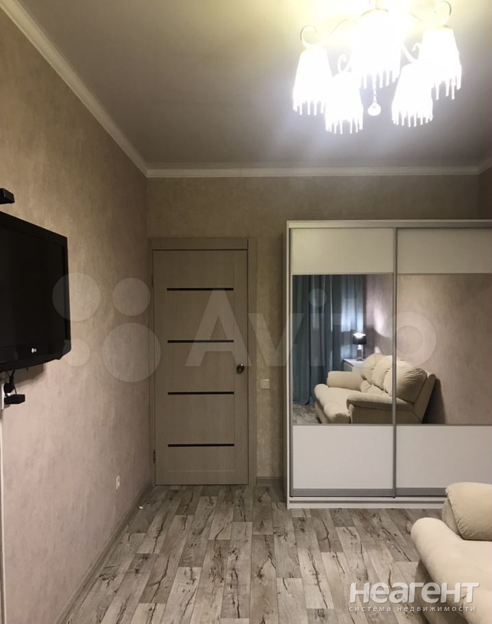 Сдается 1-комнатная квартира, 42 м²