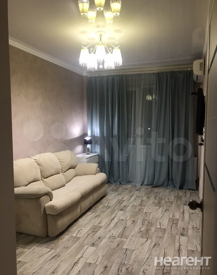 Сдается 1-комнатная квартира, 42 м²