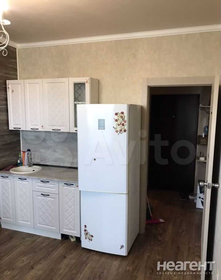 Сдается 1-комнатная квартира, 42 м²