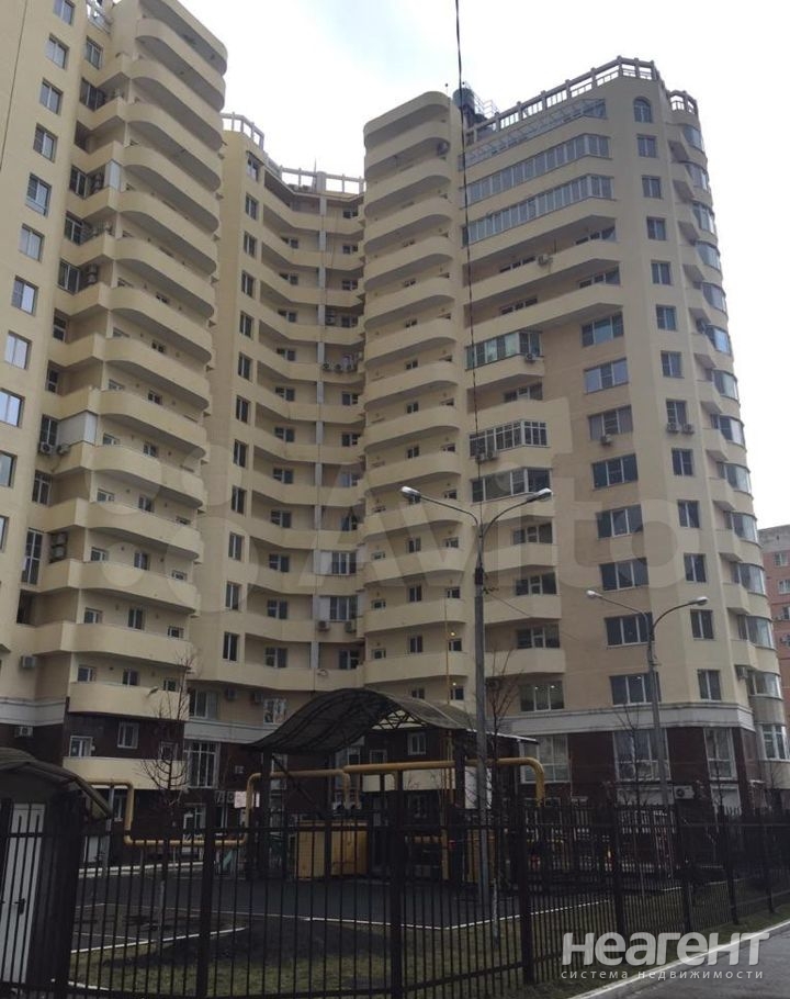 Продается Многокомнатная квартира, 199,1 м²