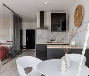 Продается 1-комнатная квартира, 42 м²