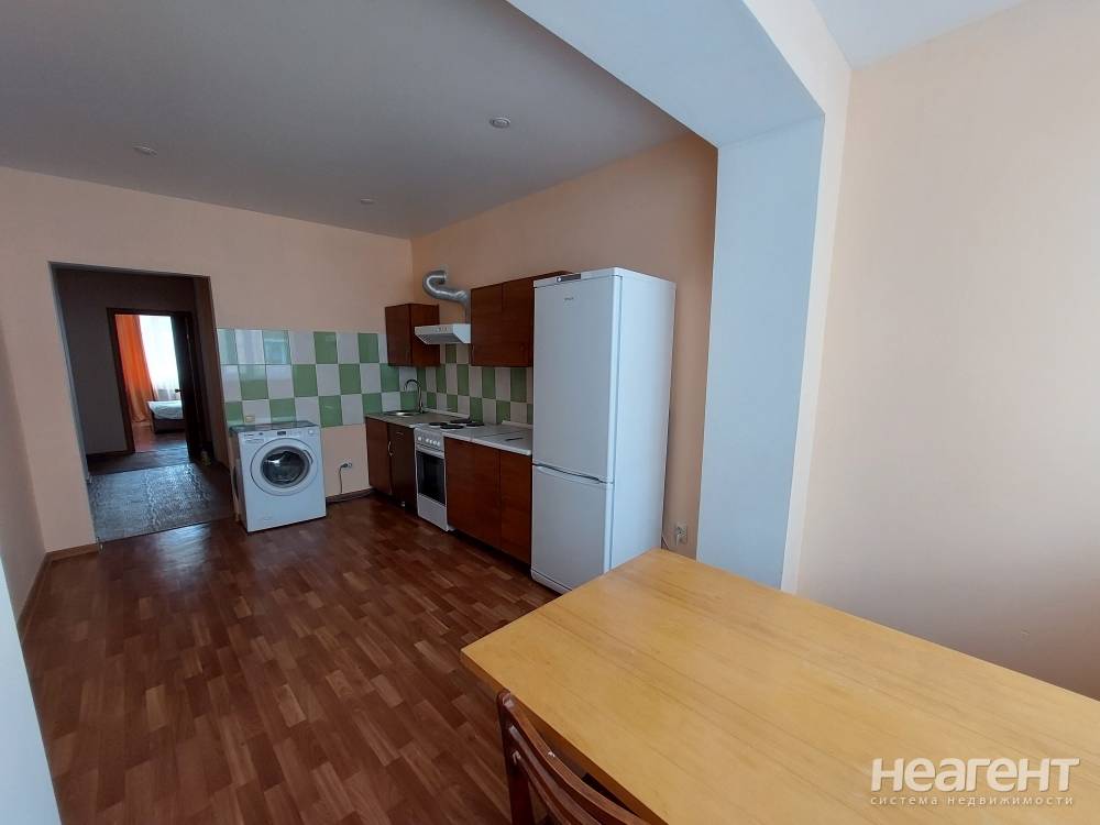 Сдается 1-комнатная квартира, 68 м²