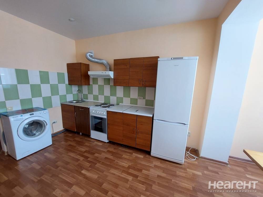 Сдается 1-комнатная квартира, 68 м²