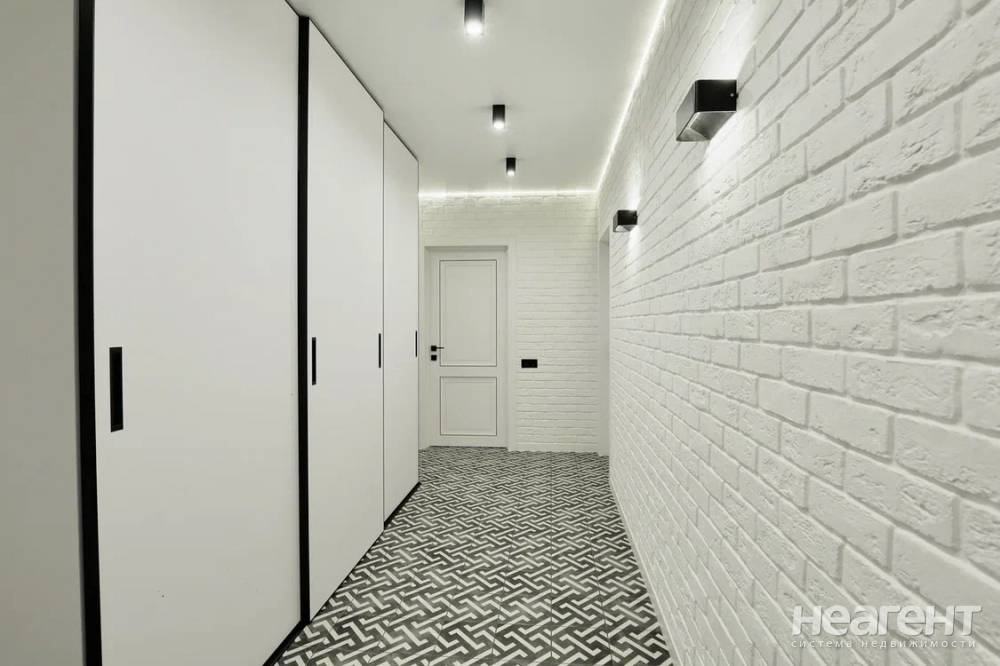 Продается 2-х комнатная квартира, 82 м²