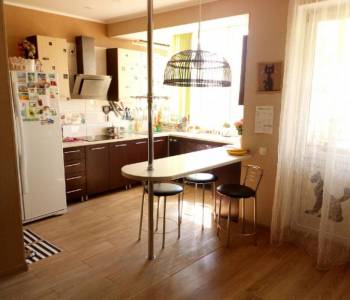 Продается 1-комнатная квартира, 38 м²