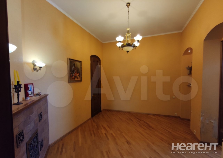 Продается Многокомнатная квартира, 81 м²