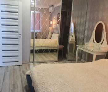 Продается 1-комнатная квартира, 42 м²