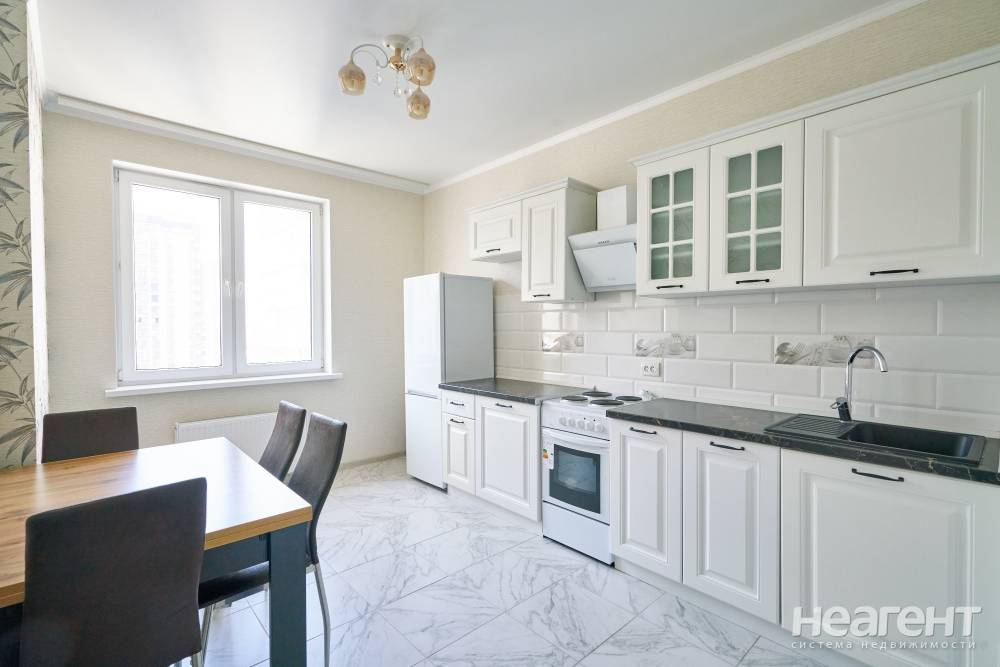 Продается 1-комнатная квартира, 45 м²