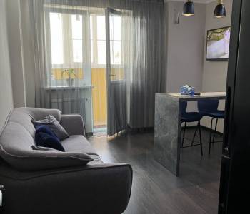 Сдается 1-комнатная квартира, 42 м²