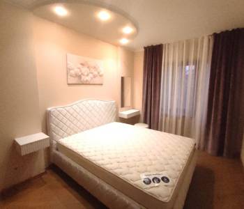 Продается Многокомнатная квартира, 130 м²