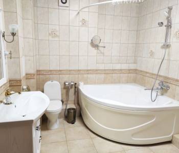 Продается Многокомнатная квартира, 130 м²